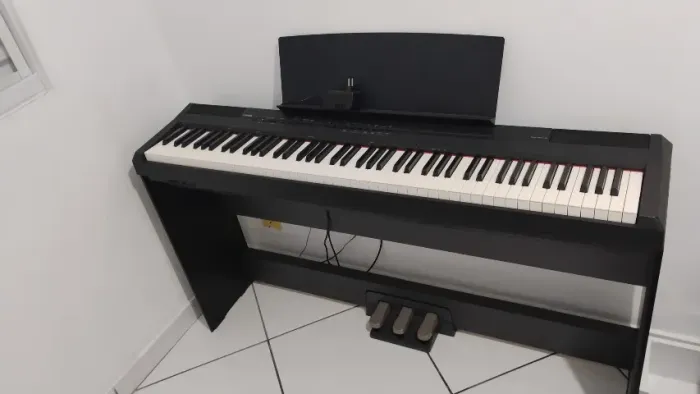 Piano Yamaha p105