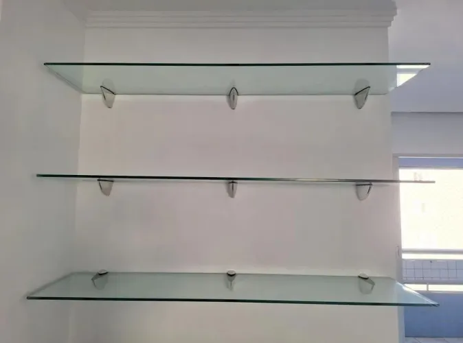 Prateleiras de vidros com 9 suporte e parafusos