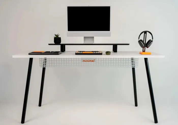 Mesa Setup + Stand Monitor