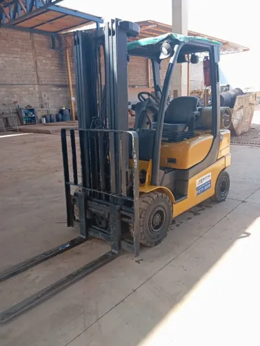 EMPILHADEIRA YALE 050VX TRIPLEX 3000KG