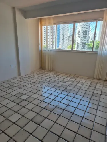 Oportunidade, excelente apto, 4 andar, sala 2 ambientes, 2 qts mais dce, elevadores, condo