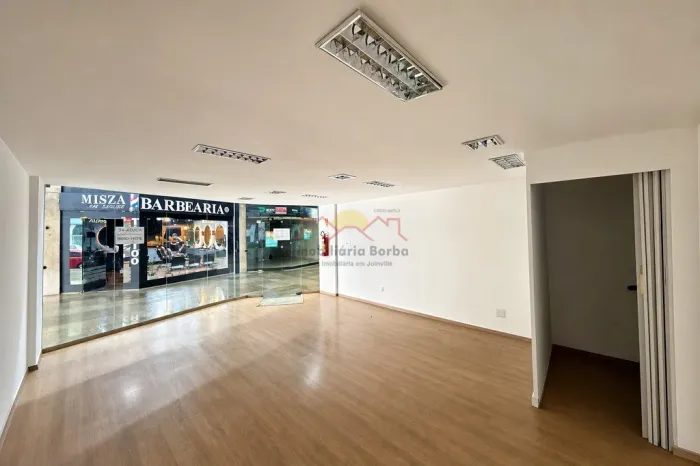 SALA COMERCIAL COM MEZANINO NO CENTRO DE JOINVILLE