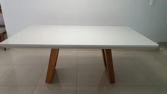 Mesa de jantar de 6 a 8 lugares