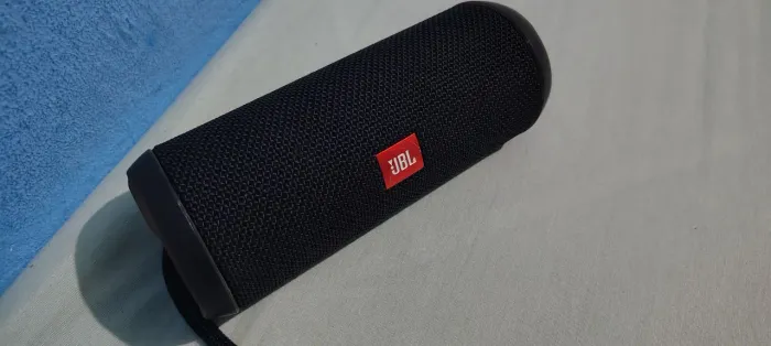 caixa JBL com defeito ler descrição 