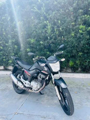 Honda CG Fan 160 2016/2017 - R$ 11.000,00
