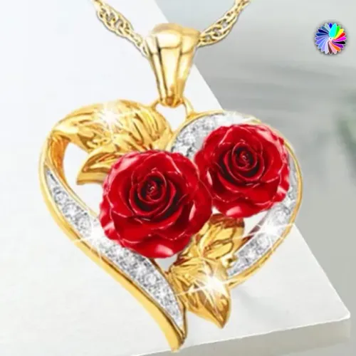Pendente em Forma de Coração com Strass e Flor de Rosa