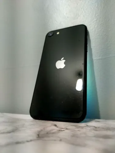 iPhone SE 2 para retirada de peças