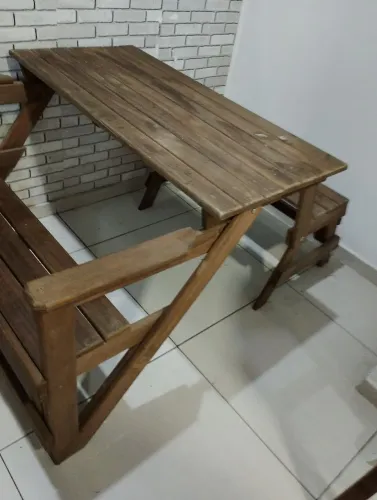 Banco dobrável que vira mes