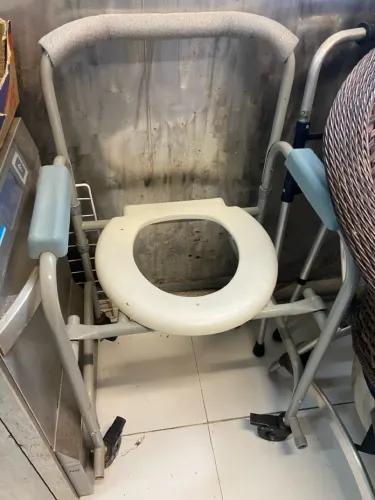 CADEIRA DE RODAS DE BANHO/VASO