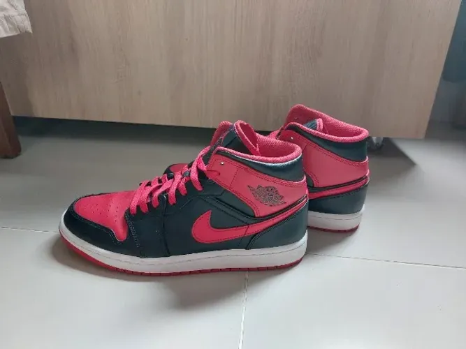 Nike Aur Jordan 1 Mid