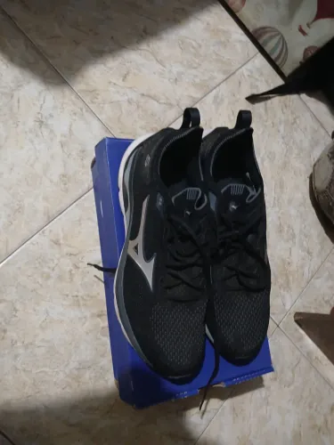 Tenis mizuno pretoe branco