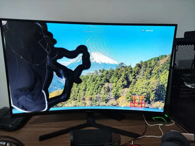 Monitor Curvo Philco 32pol 165hz *COM DEFEITO*
