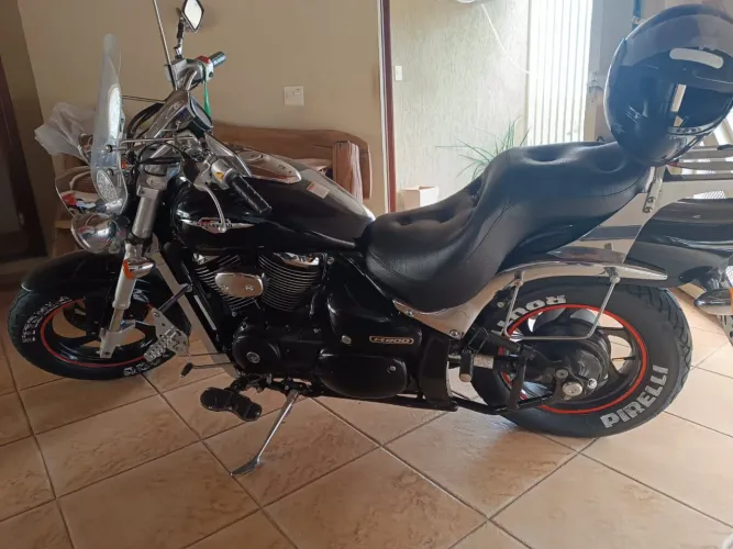 SUZUKI BOULEVARD 