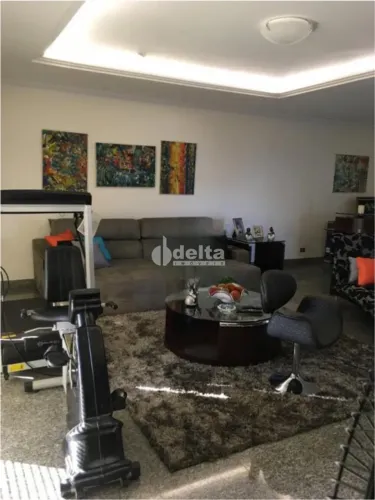 Cobertura disponível para venda no bairro Fundinho em Uberlândia-MG
