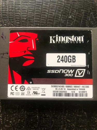 SSD Kingston SSDNow V300 240GB - Excelente Estado