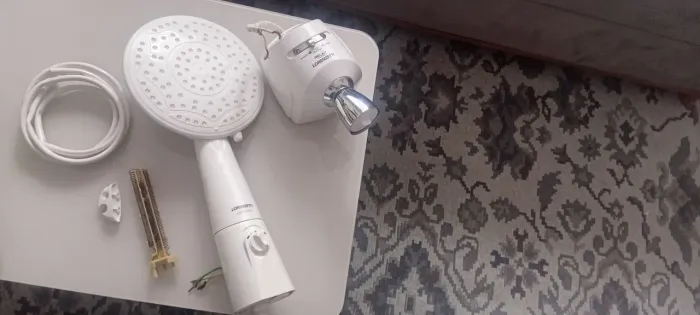 2 chuveiros 110v em ótimo estado