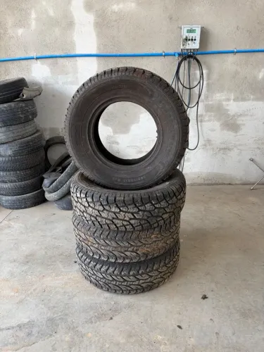 Vendo pneu 265/70 R16