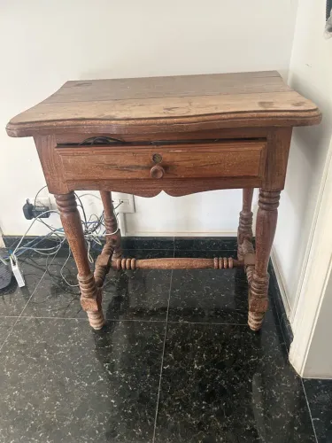 Mesa Antiga em Madeira Maciça de Jacarandá - Estilo Colonial