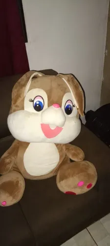 Pelúcia gigante de coelho
