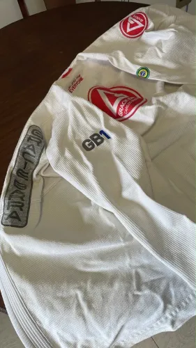 Kimono Gracie Barra A3 branco