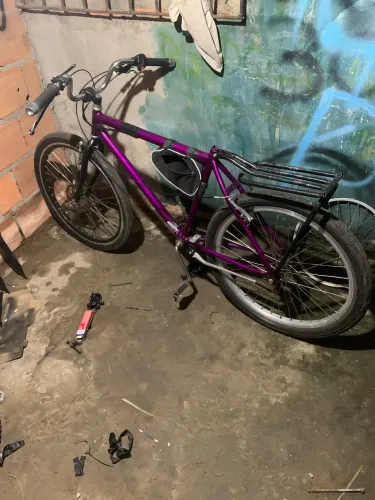 Bicicleta aro 26 montadinha ,jante VMAX, pneu kenda flame, aonde passa chama atenção,