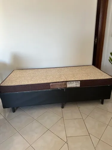 Cama Box com colchão