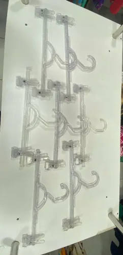 Kit com 10 cabides de presilha em acrílico.