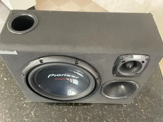Caixa de som pioneer 400w