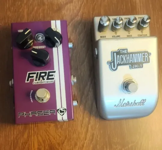 Vendo 2 pedais Pedal Marshall Jackhammer (JH-1) e Pedal Fire Custom Shop Phaser