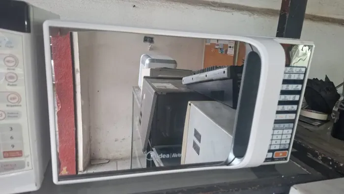Microndas voltagem 220 marca midea 20 litros