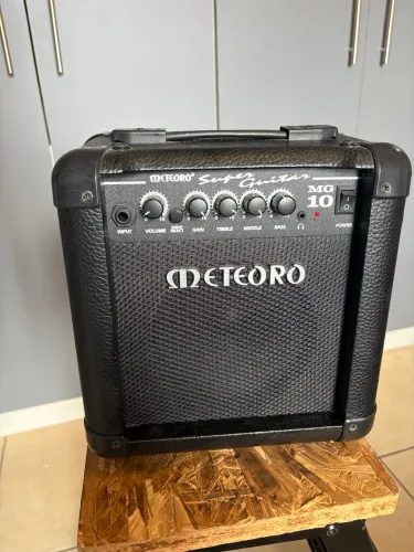 Amplificador Meteoro MG10 - Ótimo estado