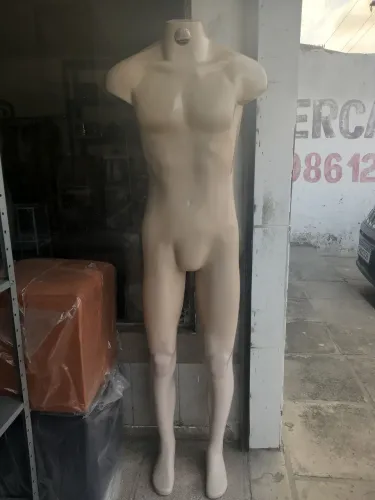 Manequim masculino s/braço 