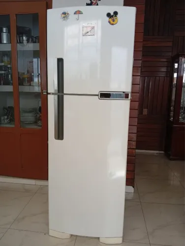 Vendo uma Geladeira 398 litros semi nova