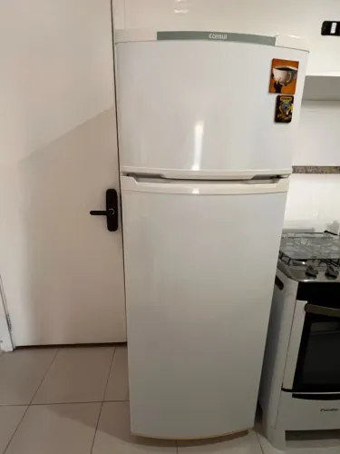 Geladeira Consul Duplex 334 litros, 127 V, modelo CRD37EBANA