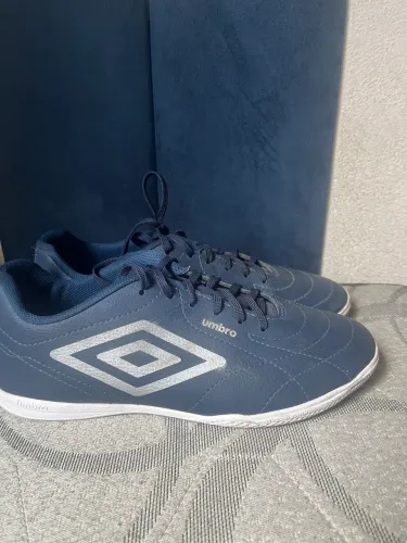 Umbro class footballer azul marinho