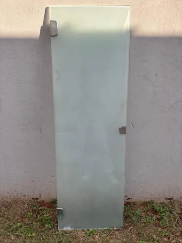 Divisória banheiro com película L= 54 cm A=170 cm  temos 10 peças valor cada peça 150