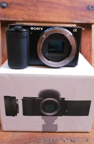 CÂMERA SONY ZV-E10 4K + TAMPA + FILTRO K&F + ADAPTADORES