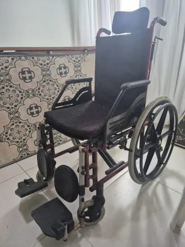 Cadeira de rodas dobrável