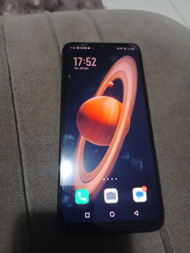 Celular infinix X665E tela trincada