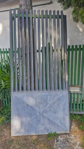 Portão social de ferro