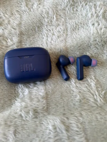 Fones JBL Tune 230NC TWS Bluetooth com Cancelamento de Ruído