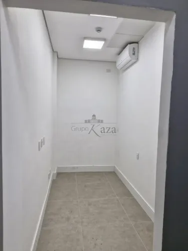 Sala Comercial - Edifício Comercial Portal Nove - Jardim Apolo I - 50,40m².
