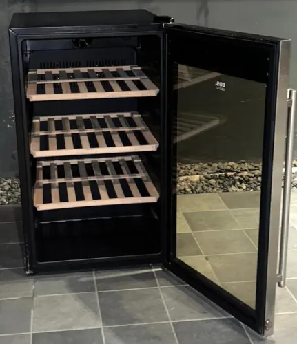 Adega Climatizada 51 Garrafas EOS Premium Compressor