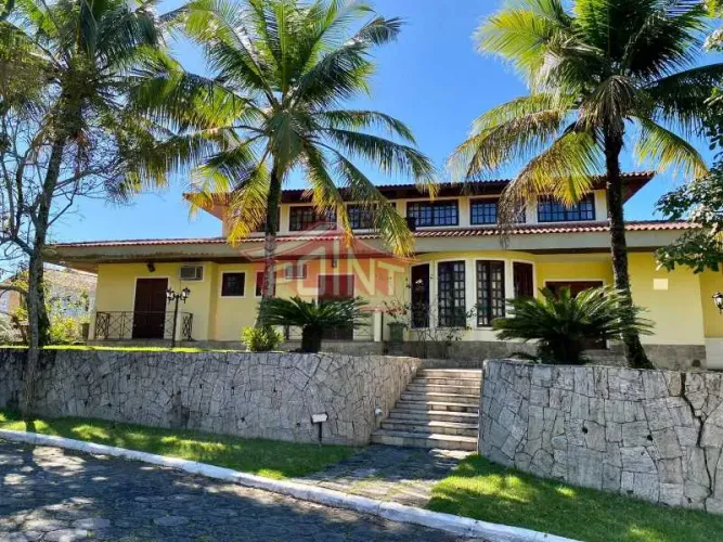 Casa em Condomínio : / Residencial / Sapê