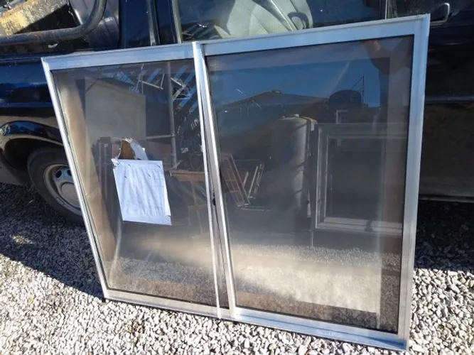 No dinheiro 10% de desconto Vendo janelas 100/120 alumínio natural valor R$289 reais 