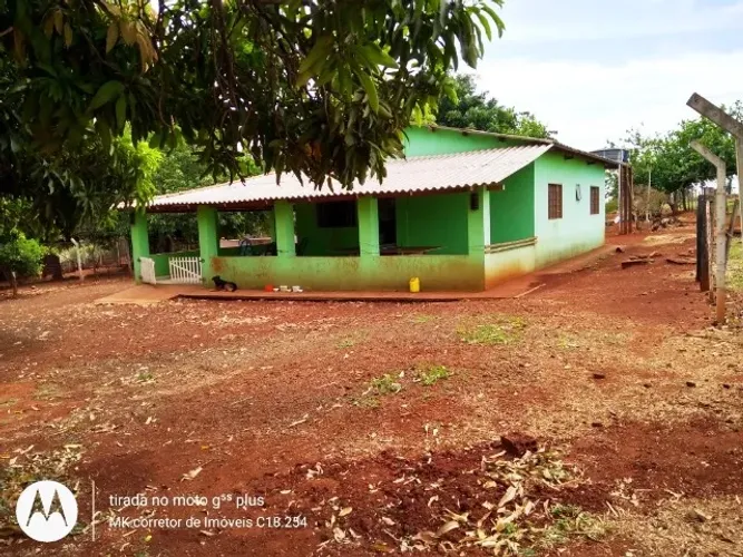 Sítio de 4,80 hectares com 2 casas, barracão, pasto, área de plantio, 1,6 km do rio Tib