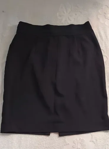 Saia social preta, tamanho M
