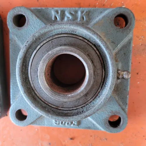 Vende se 4 mancais KSN F206