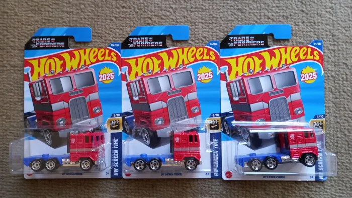 Hot wheels Optimus prime transformers