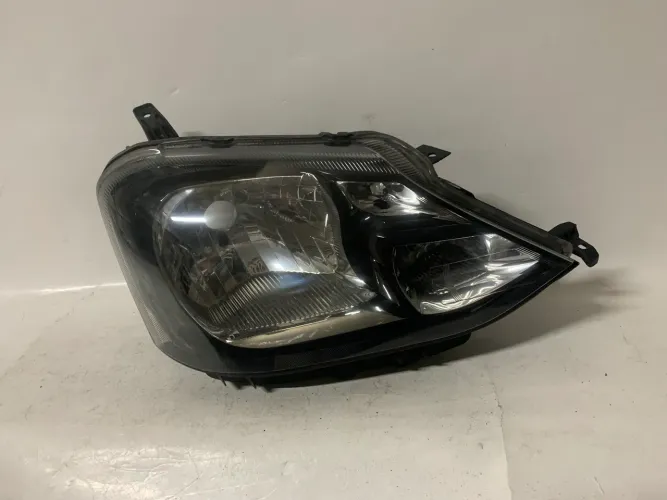 Farol Etios mascara negra
